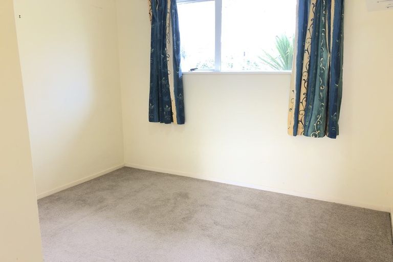 Photo of property in 89 Woodglen Road, Glen Eden, Auckland, 0602