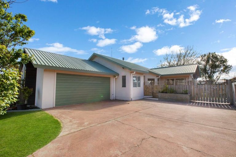 Photo of property in 5 Edgewater Grove, Whakatane, 3120