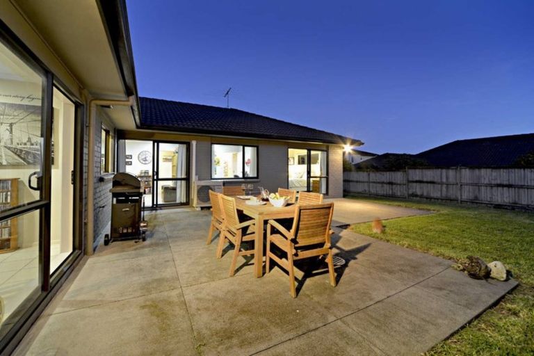 Photo of property in 4 Gordal Place, Flat Bush, Auckland, 2016