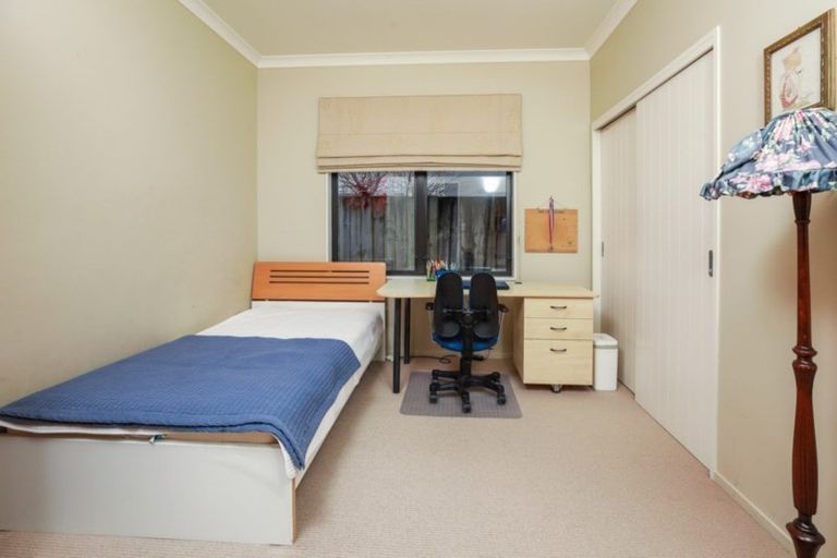 Photo of property in 13 Gibbston Close, Huntington, Hamilton, 3210