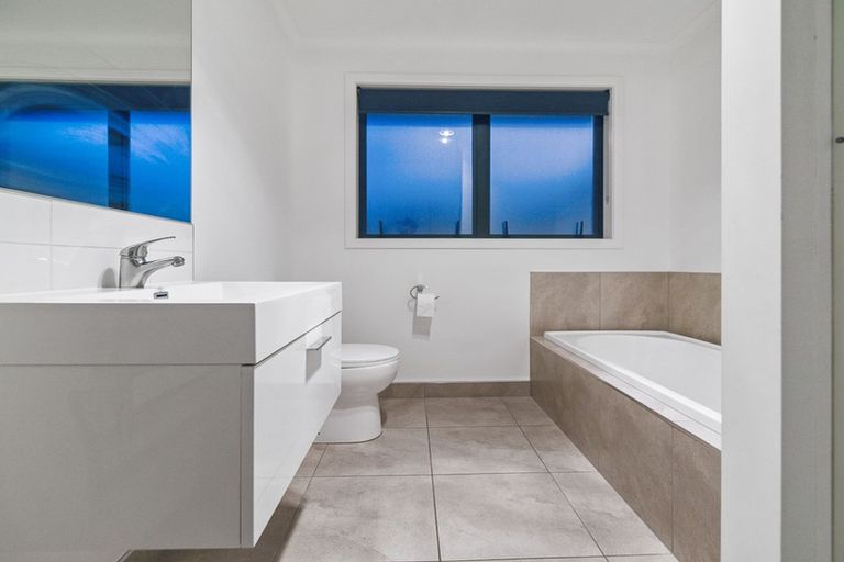 Photo of property in 12u2 Onukutara Place, Huntington, Hamilton, 3281