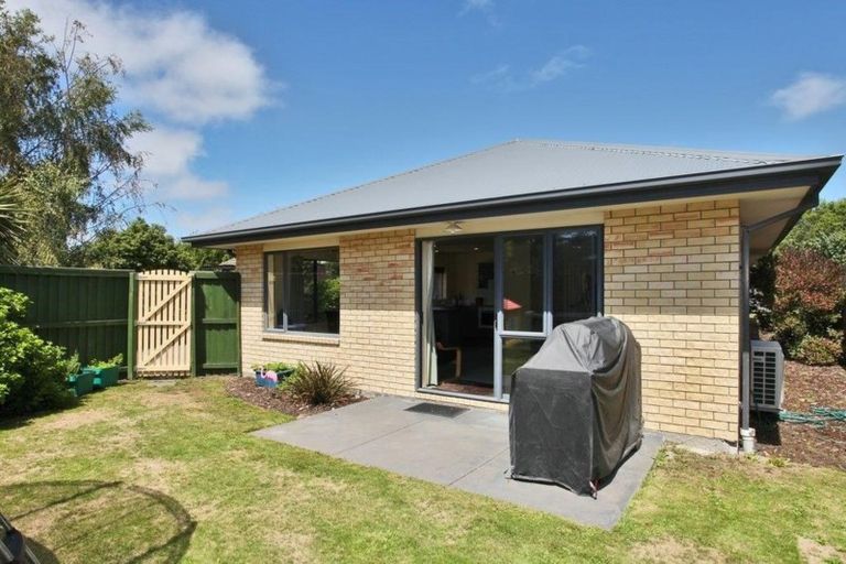 Photo of property in 5 Magnolia Lane, St Albans, Christchurch, 8052