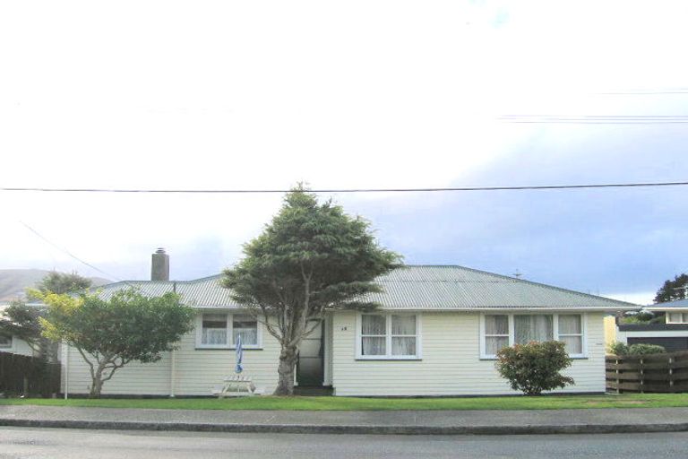 Photo of property in 48 Mark Avenue, Paparangi, Wellington, 6037