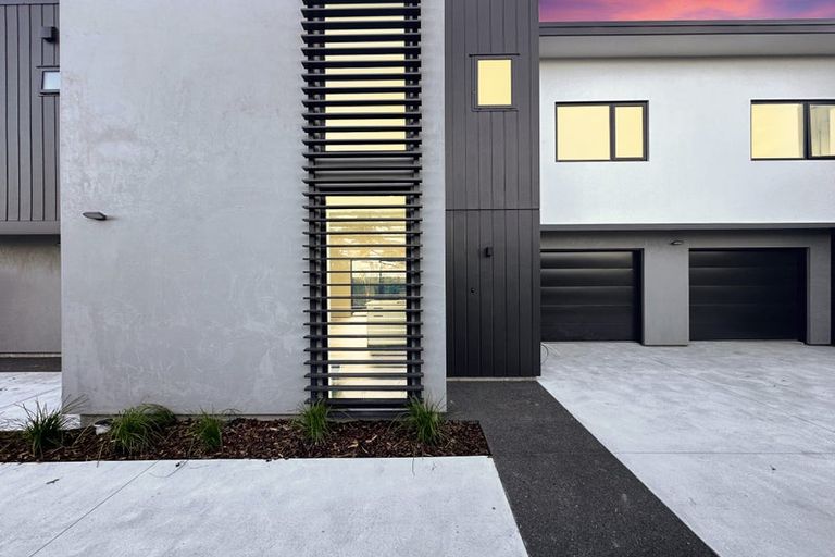 Photo of property in 2/34 Vagues Road, Northcote, Christchurch, 8052