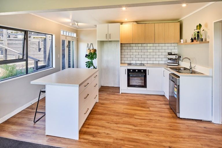 Photo of property in 16b Fernhaven Grove, Newlands, Wellington, 6037