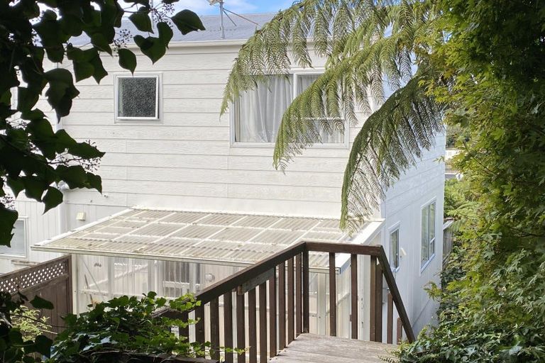 Photo of property in 32b Cheltenham Terrace, Newlands, Wellington, 6037