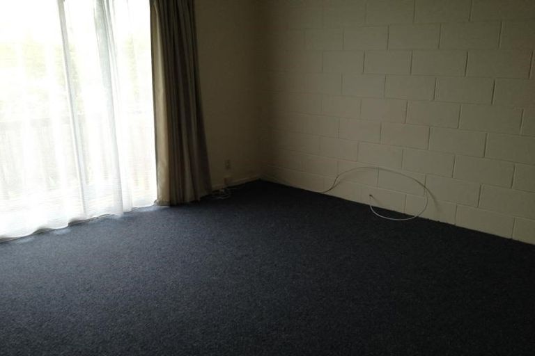 Photo of property in 2/98 Birkdale Road, Birkdale, Auckland, 0626