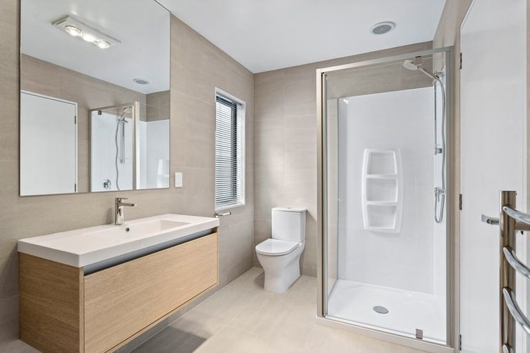 Photo of property in 31 Parkmore Drive, Rosehill, 2113