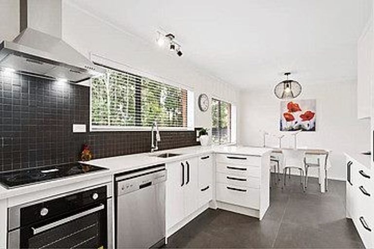 Photo of property in 303a/2 Great North Road, Henderson, Auckland, 0612