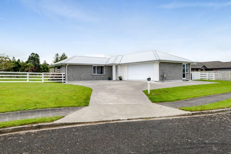 Photo of property in 2 Mercade Close, Stratford, 4332