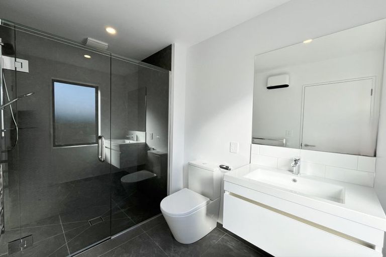 Photo of property in 30 Llew Summers Street, Belfast, 8051