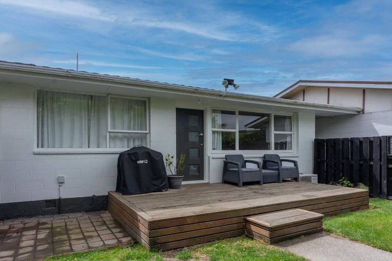Photo of property in 2/82 Holly Road, St Albans, Christchurch, 8014