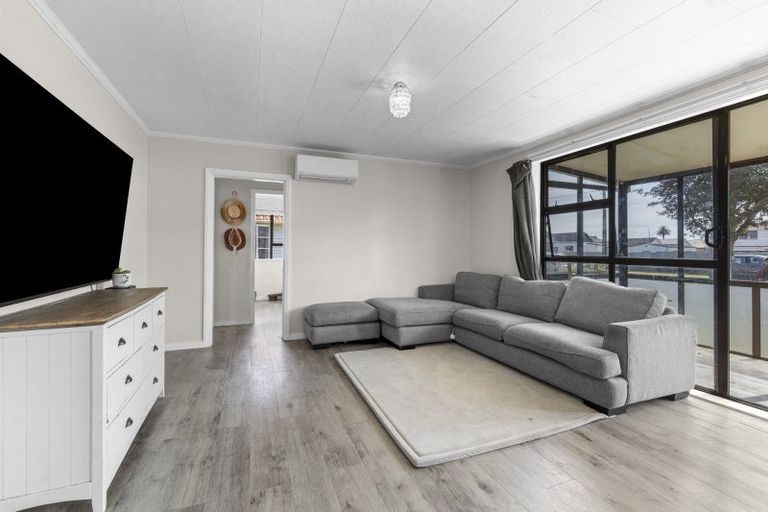 Photo of property in 21 Strange Street, Waitara, 4320