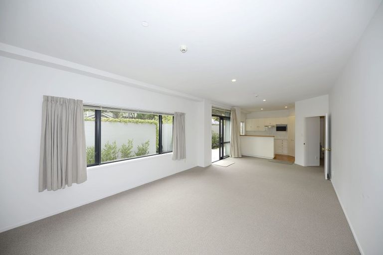 Photo of property in Gloucester Towers, 2/28 Gloucester Street, Christchurch Central, Christchurch, 8013