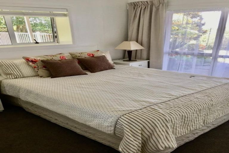 Photo of property in 6 Judkins Crescent, Cockle Bay, Auckland, 2014