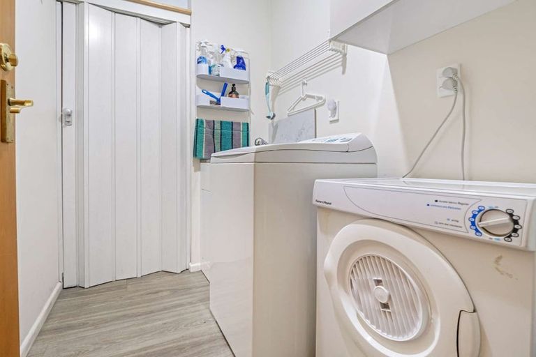 Photo of property in 4 Chesterfield Mews, Russley, Christchurch, 8042