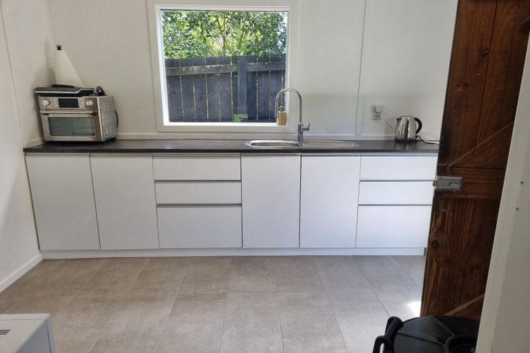 Photo of property in 279 Royal Road, Massey, Auckland, 0614