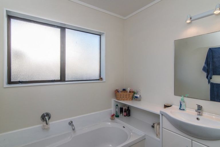 Photo of property in 30a Te Kupe Road, Paraparaumu Beach, Paraparaumu, 5032