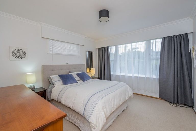 Photo of property in 12 Highbury Drive, Levin, 5510