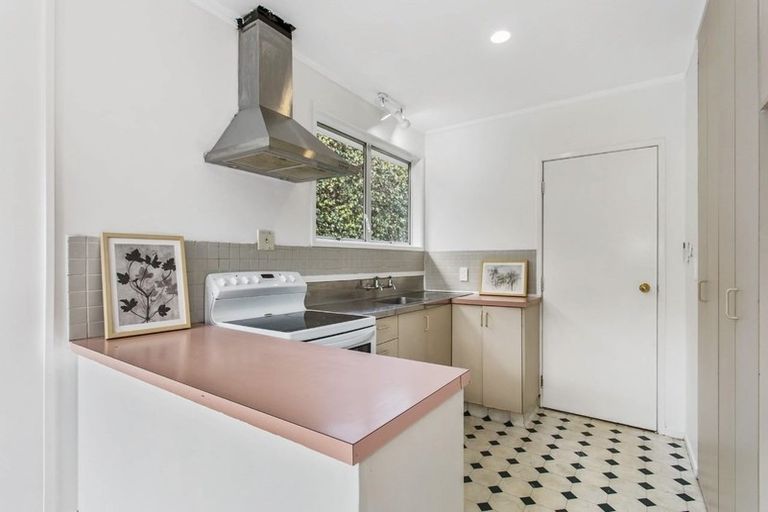 Photo of property in 72 Vandeleur Avenue, Birkdale, Auckland, 0626