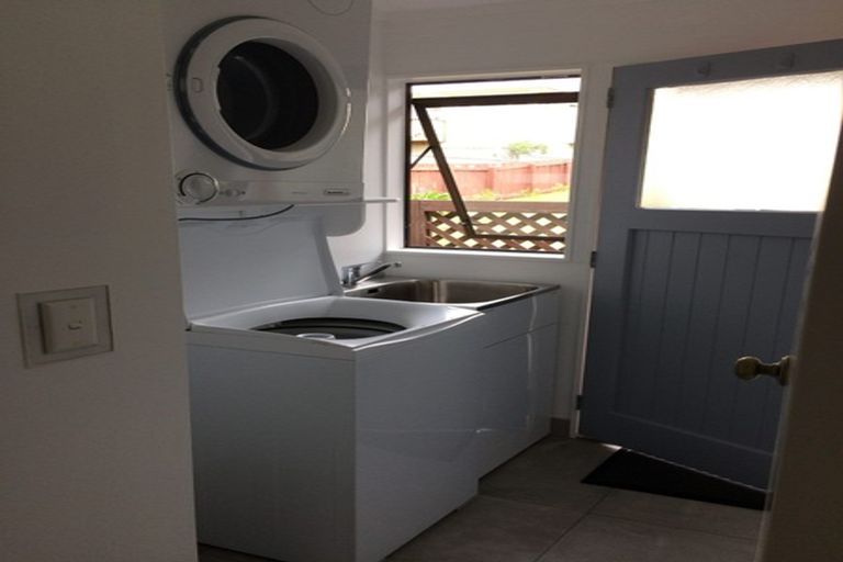 Photo of property in 67f1 Hector Street, Seatoun, Wellington, 6022