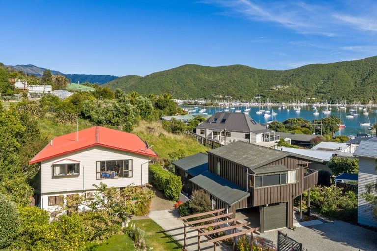 Photo of property in 5 Amelia Crescent, Waikawa, Picton, 7220
