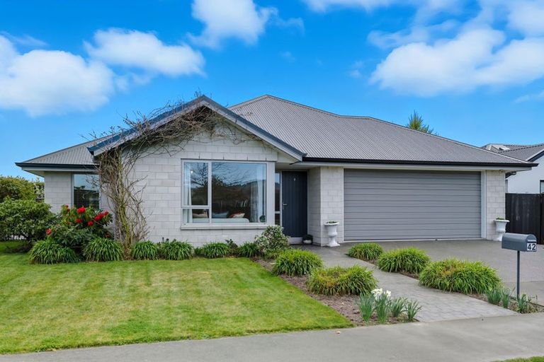Photo of property in 42 Bronco Drive, Aidanfield, Christchurch, 8025