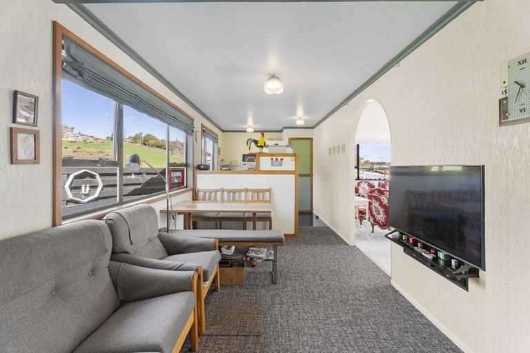 Photo of property in 284 High Street, Eltham, 4322