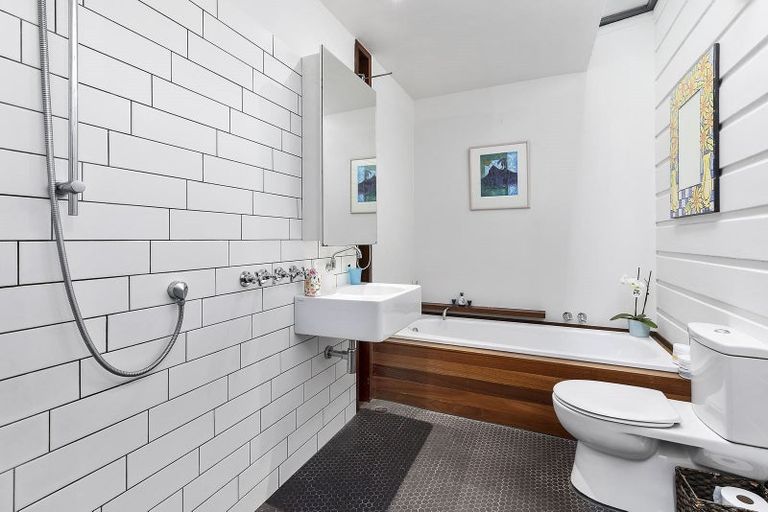 Photo of property in 37 Burgess Road, Johnsonville, Wellington, 6037