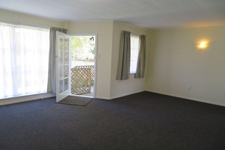 Photo of property in 112 Main Road, Wainuiomata, Lower Hutt, 5014