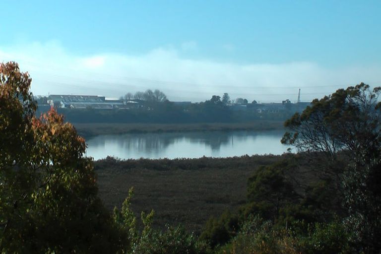 Photo of property in 109a Roberts Road, Te Atatu South, Auckland, 0610