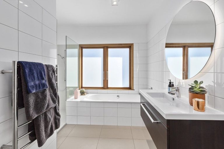 Photo of property in 33 Boardwalk Lane, Seatoun, Wellington, 6022