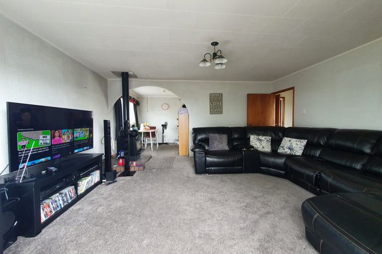 Photo of property in 28 Solar Road, Glen Eden, Auckland, 0602