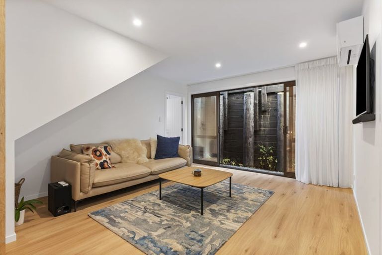 Photo of property in 39a Hyde Road, Rothesay Bay, Auckland, 0630