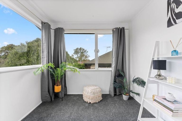 Photo of property in 21 Mcquarrie Avenue, Wattle Downs, Auckland, 2103