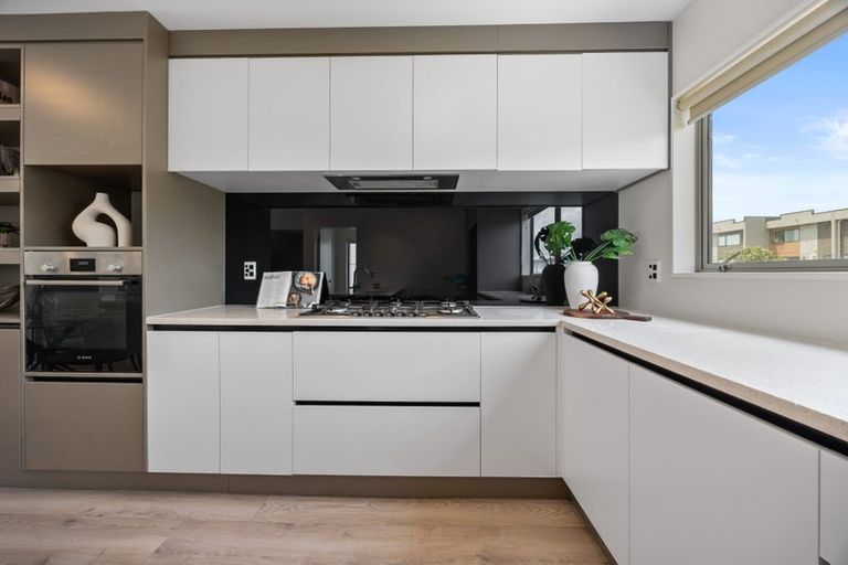 Photo of property in 4 Meritage Lane, Te Atatu South, Auckland, 0610