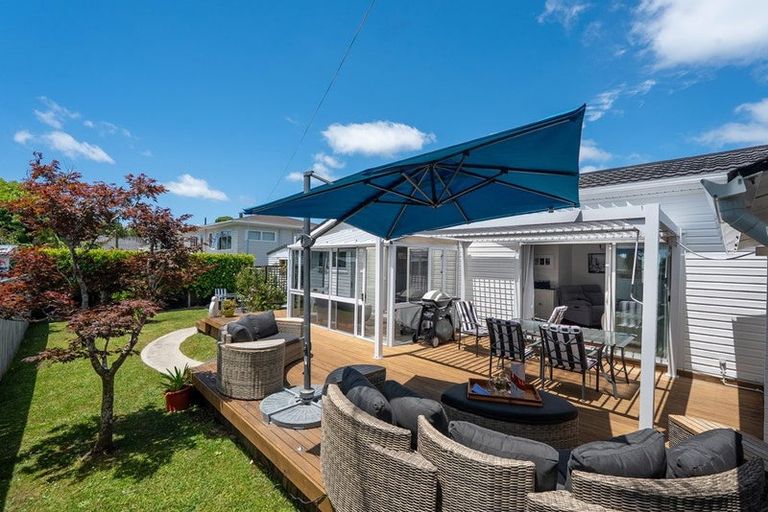 Photo of property in 1/24 Toroa Street, Torbay, Auckland, 0630