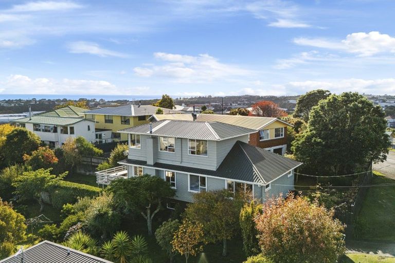 Photo of property in 49 Queens Road, Glen Avon, New Plymouth, 4312