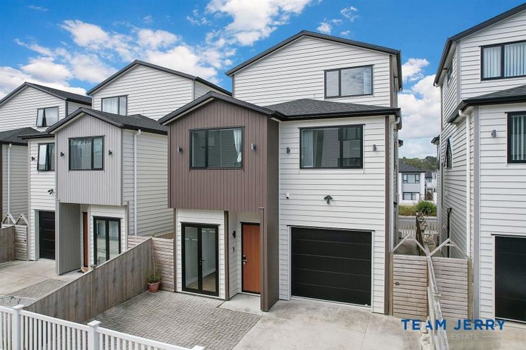 Photo of property in 20 Laquinta Place, Flat Bush, Auckland, 2019