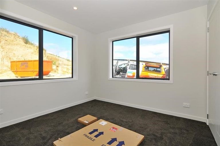 Photo of property in 7a Grumman Lane, Newlands, Wellington, 6037