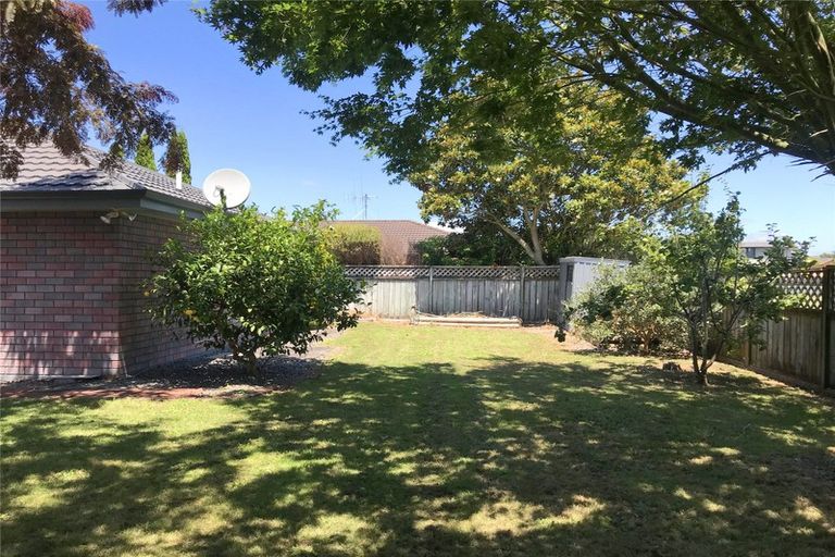 Photo of property in 13 Greenough Place, Rototuna, Hamilton, 3210