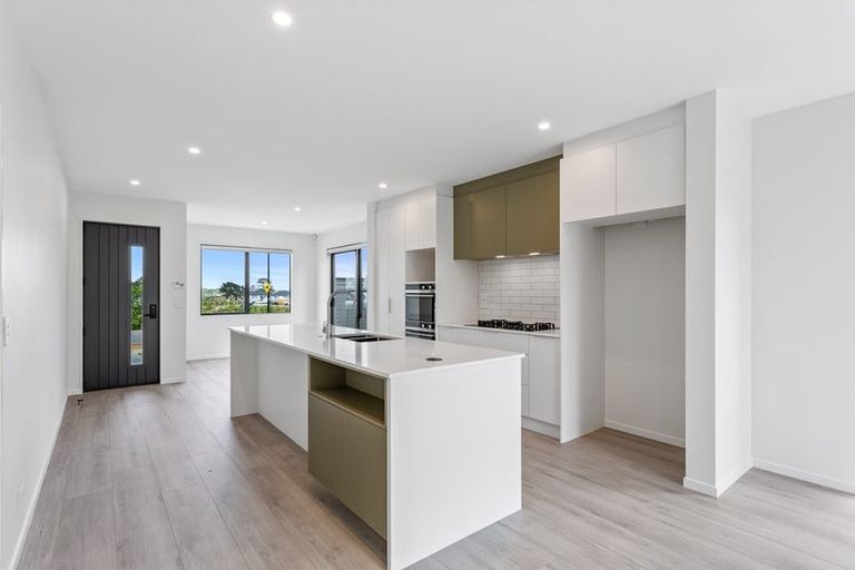 Photo of property in 31 Parkmore Drive, Rosehill, 2113