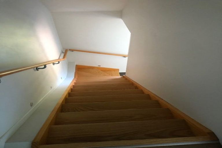 Photo of property in 1b Montana Avenue, Murrays Bay, Auckland, 0630