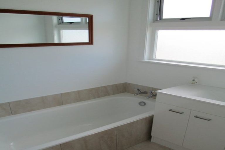 Photo of property in 59a Parkland Crescent, Terrace End, Palmerston North, 4410