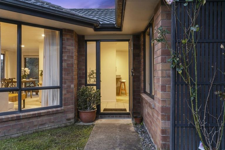 Photo of property in 35 Cabeleigh Drive, Helensville, 0800