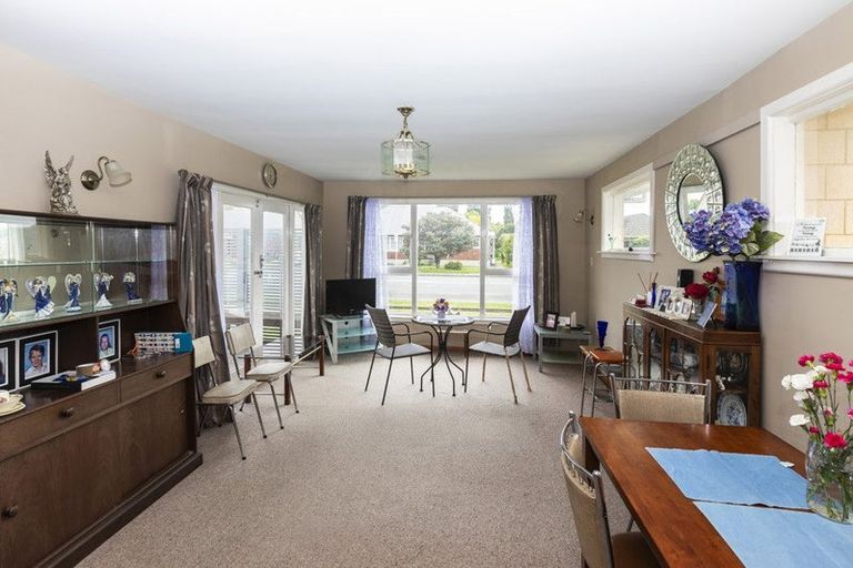 Photo of property in 242 Centaurus Road, Saint Martins, Christchurch, 8022