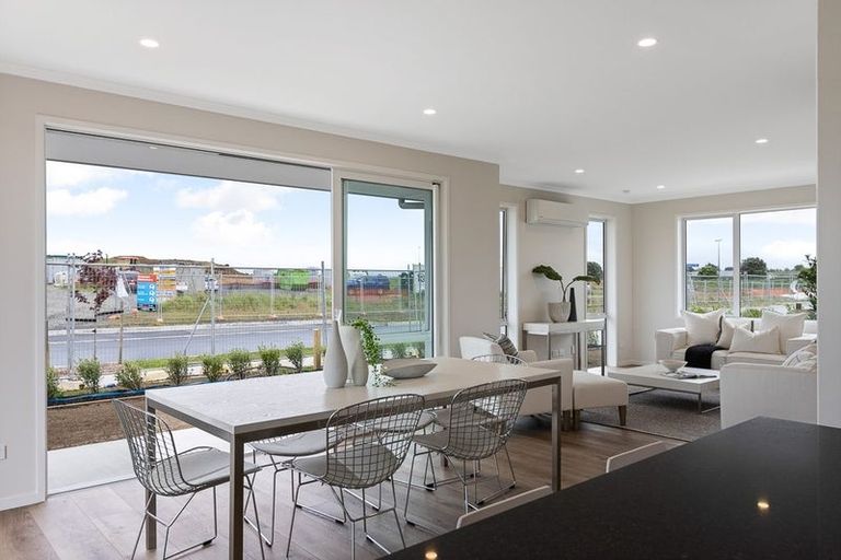 Photo of property in 35 Hayfield Way, Karaka, Papakura, 2113