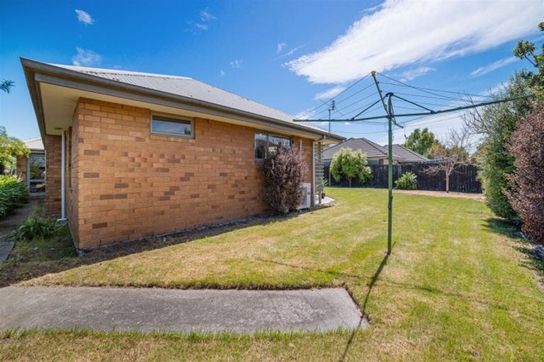 Photo of property in 21 Springs Road, Hornby, Christchurch, 8042