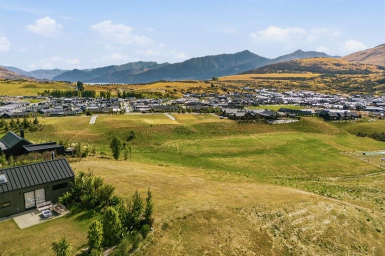 Photo of property in 6 Wanderer Lane, Jacks Point, Queenstown, 9371