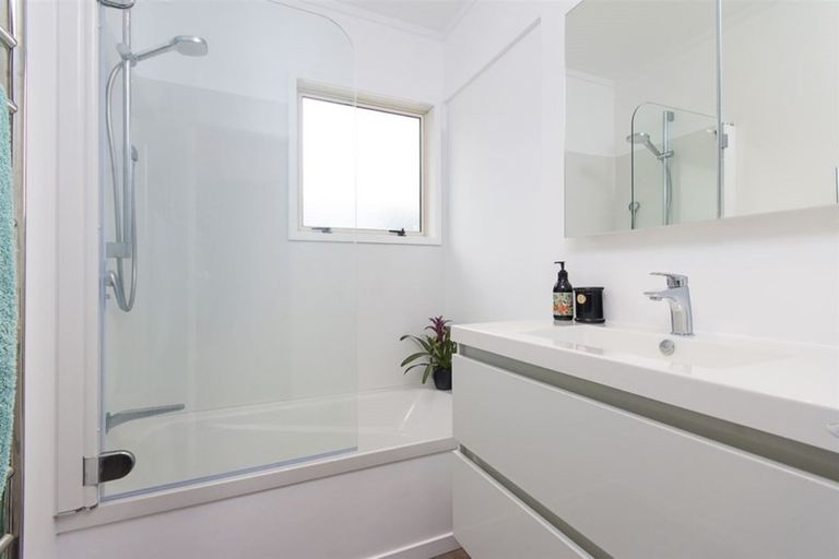 Photo of property in 36 Kaiwaka Road, Waiuku, 2123